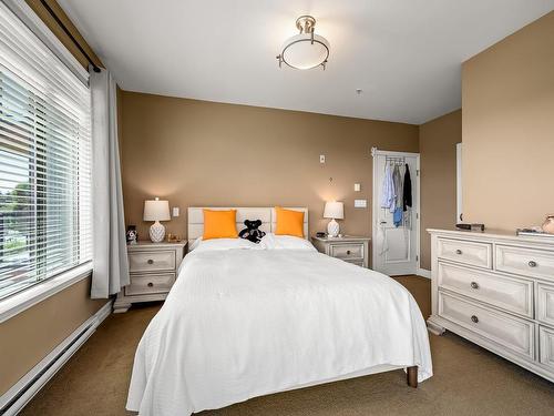 424-2300 Mansfield Dr, Courtenay, BC - Indoor Photo Showing Bedroom