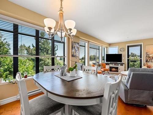 424-2300 Mansfield Dr, Courtenay, BC - Indoor Photo Showing Dining Room