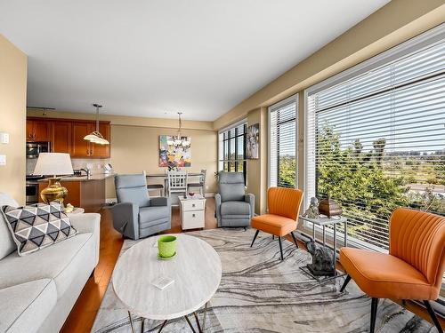 424-2300 Mansfield Dr, Courtenay, BC - Indoor Photo Showing Living Room