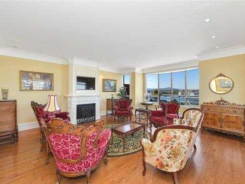 1101-630 Montreal St, Victoria, BC - Indoor Photo Showing Living Room With Fireplace