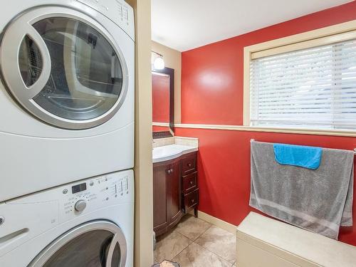 5566 Dallas Drive, Kamloops, BC - Indoor Photo Showing Laundry Room
