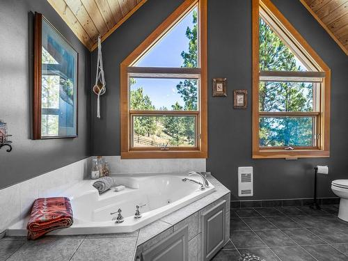 1761 Miller Rd, Merritt, BC - Indoor Photo Showing Bathroom