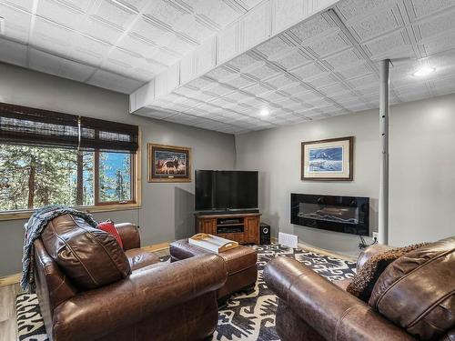 1761 Miller Rd, Merritt, BC - Indoor With Fireplace