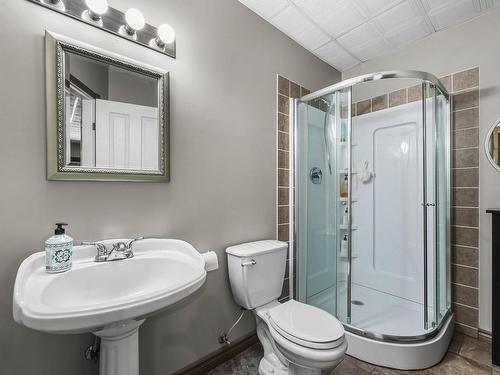 1761 Miller Rd, Merritt, BC - Indoor Photo Showing Bathroom