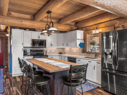 1761 Miller Rd, Merritt, BC - Indoor Photo Showing Kitchen