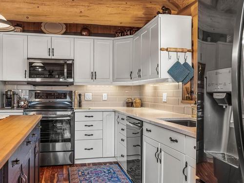 1761 Miller Rd, Merritt, BC - Indoor Photo Showing Kitchen