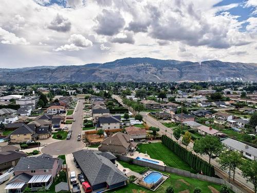 996 Arlington Crt, Kamloops, BC - Outdoor With View
