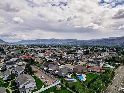 996 Arlington Crt, Kamloops, BC - Outdoor With View