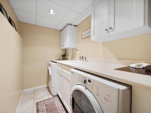 3737 Ridgemont Drive, Kamloops, BC - Indoor Photo Showing Laundry Room