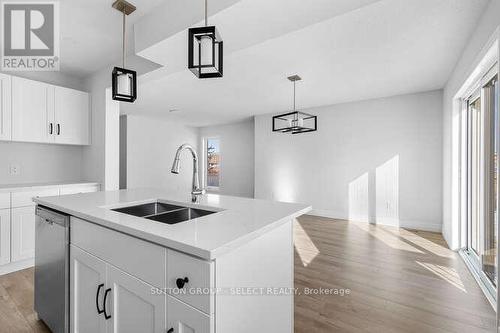 17 - 261 Pittock Park Road, Woodstock, ON - Indoor Photo Showing Kitchen With Double Sink