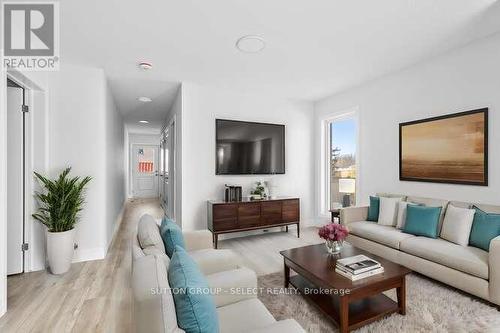 17 - 261 Pittock Park Road, Woodstock, ON - Indoor Photo Showing Living Room