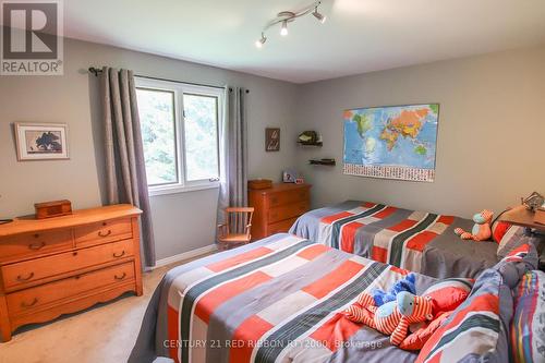 24642 Dodge Drive, Adelaide Metcalfe, ON - Indoor Photo Showing Bedroom