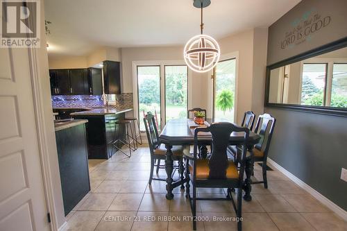 24642 Dodge Drive, Adelaide Metcalfe, ON - Indoor Photo Showing Dining Room