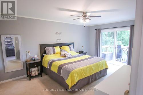 24642 Dodge Drive, Adelaide Metcalfe, ON - Indoor Photo Showing Bedroom