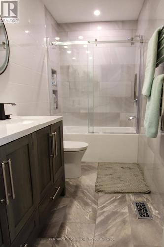 24642 Dodge Drive, Adelaide Metcalfe, ON - Indoor Photo Showing Bathroom