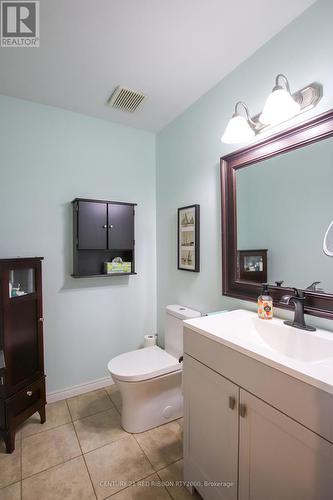 24642 Dodge Drive, Adelaide Metcalfe, ON - Indoor Photo Showing Bathroom