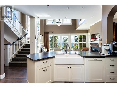 965 Westpoint Drive, Kelowna, BC - Indoor Photo Showing Kitchen With Double Sink