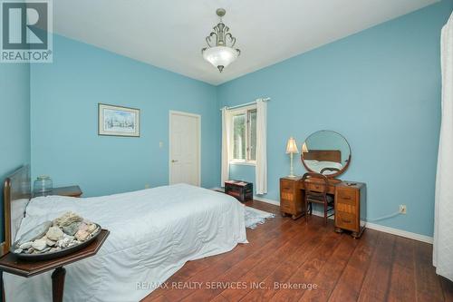 95 Credit Road, Caledon, ON - Indoor Photo Showing Bedroom