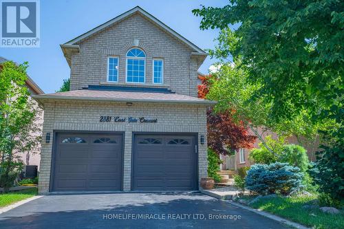 2381 East Gate Crescent, Oakville, ON - Outdoor