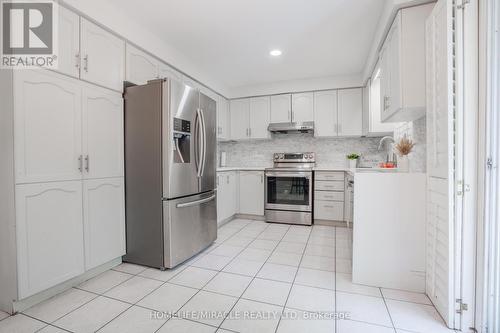 2381 East Gate Crescent, Oakville, ON - Indoor Photo Showing Kitchen With Stainless Steel Kitchen