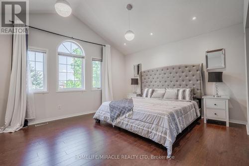 2381 East Gate Crescent, Oakville, ON - Indoor Photo Showing Bedroom