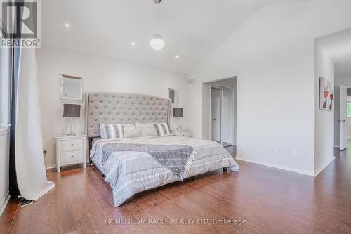 2381 East Gate Crescent, Oakville, ON - Indoor Photo Showing Bedroom