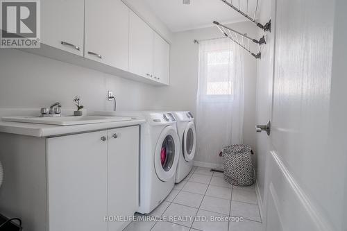 2381 East Gate Crescent, Oakville, ON - Indoor Photo Showing Laundry Room