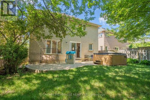 2381 East Gate Crescent, Oakville, ON - Outdoor