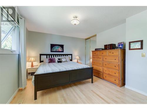 1122 Allison Place, West Kelowna, BC - Indoor Photo Showing Bedroom