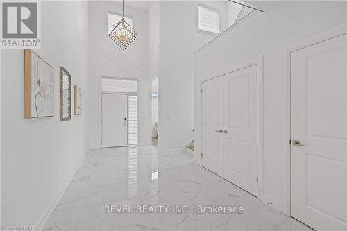 24 Sparkle Drive, Thorold, ON - Indoor Photo Showing Other Room