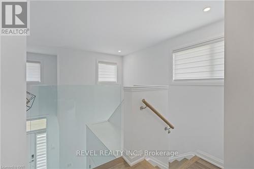 24 Sparkle Drive, Thorold, ON - Indoor Photo Showing Other Room