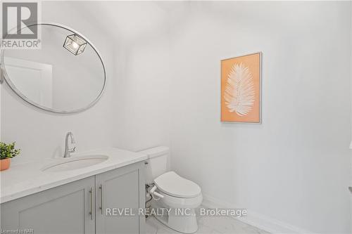 24 Sparkle Drive, Thorold, ON - Indoor Photo Showing Bathroom