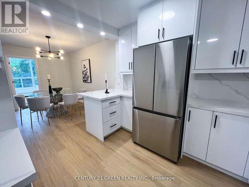 312 - 85 Emmett Avenue, Toronto W04, ON - Indoor Photo Showing Kitchen With Upgraded Kitchen