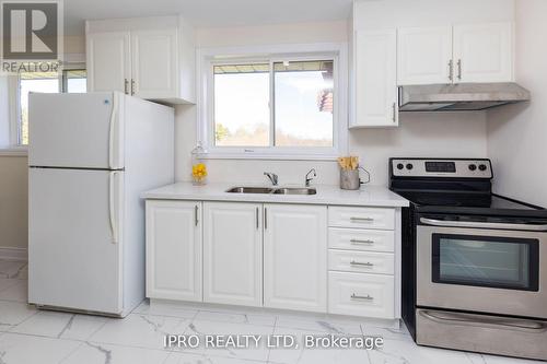 1718 Highway 6 Road, Hamilton, ON - Indoor Photo Showing Kitchen With Double Sink