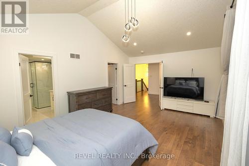 200 Snyders Avenue, Central Elgin, ON - Indoor Photo Showing Bedroom