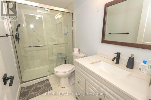 200 Snyders Avenue, Central Elgin, ON - Indoor Photo Showing Bathroom