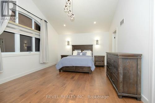 200 Snyders Avenue, Central Elgin, ON - Indoor Photo Showing Bedroom