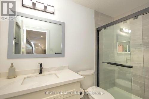 200 Snyders Avenue, Central Elgin, ON - Indoor Photo Showing Bathroom