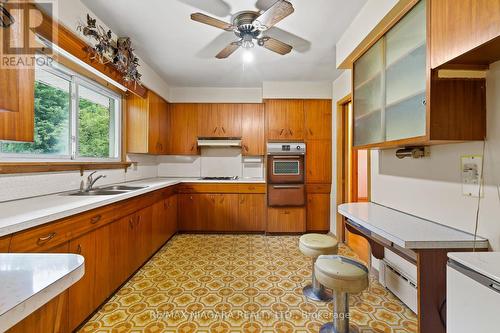 20 Cedar Street, Port Colborne, ON - Indoor Photo Showing Kitchen With Double Sink