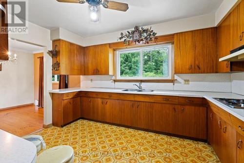 20 Cedar Street, Port Colborne, ON - Indoor Photo Showing Kitchen With Double Sink