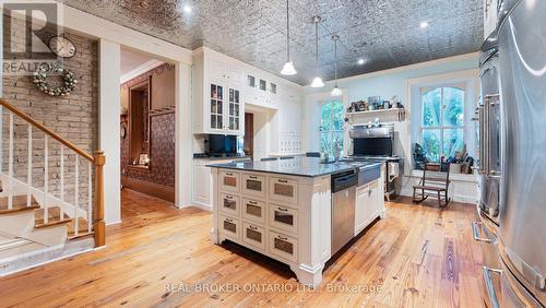 61 King Street N, Brant (Oakland), ON - Indoor Photo Showing Kitchen