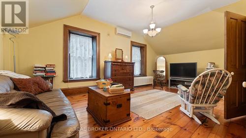 61 King Street N, Brant, ON - Indoor Photo Showing Living Room