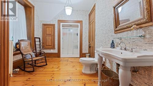 61 King Street N, Brant, ON - Indoor Photo Showing Bathroom