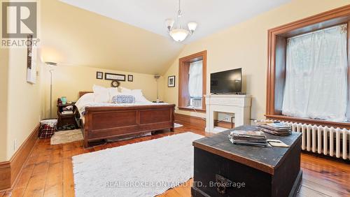 61 King Street N, Brant (Oakland), ON - Indoor Photo Showing Bedroom