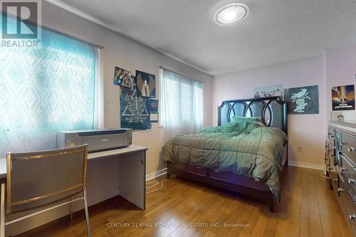 9 Horseshoe Crescent, Toronto E11, ON - Indoor Photo Showing Bedroom