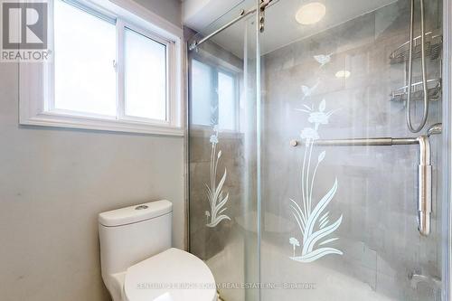 9 Horseshoe Crescent, Toronto E11, ON - Indoor Photo Showing Bathroom