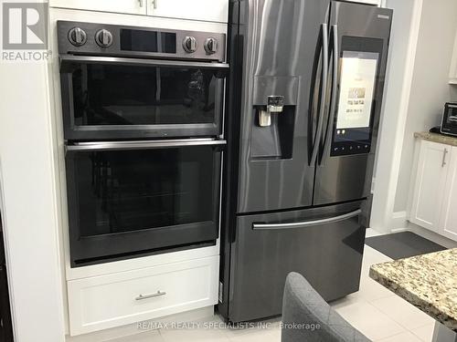 220 Eight Avenue, New Tecumseth, ON - Indoor Photo Showing Kitchen