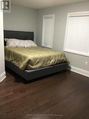 220 Eight Avenue, New Tecumseth, ON - Indoor Photo Showing Bedroom