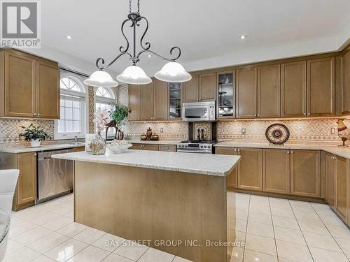 Upper - 80 Geddington Crescent, Markham (Box Grove), ON - Indoor Photo Showing Kitchen With Upgraded Kitchen