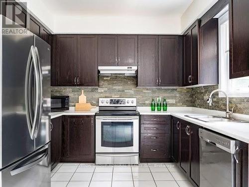 66 Christy Drive, Wasaga Beach, ON - Indoor Photo Showing Kitchen With Double Sink With Upgraded Kitchen